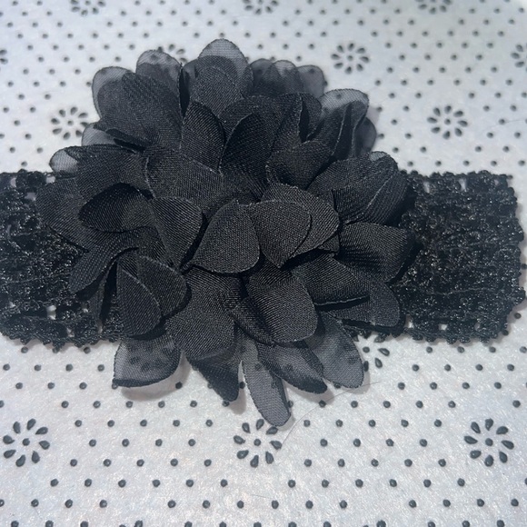 🛍 NEW PRETTY Little GIRLS BOW Will Complete Any Outfit SIZE… - Picture 2 of 4